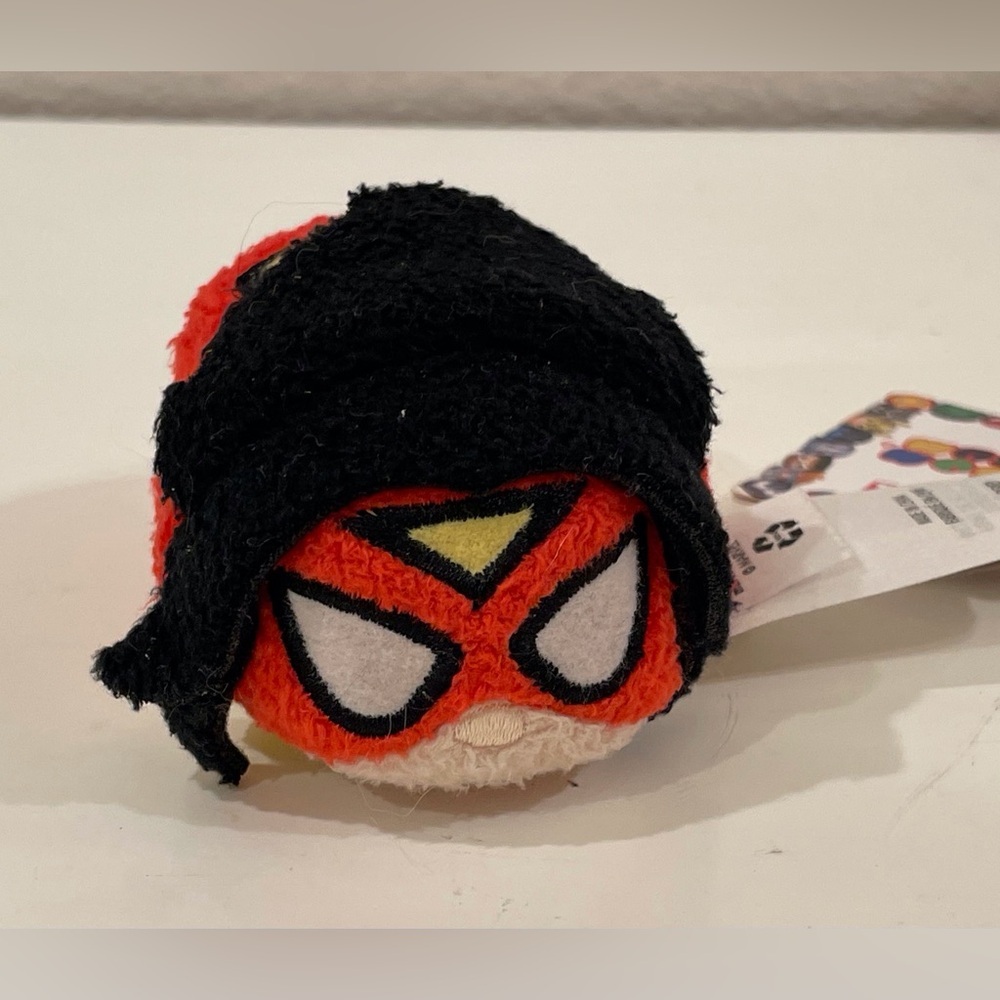 Disney NWT Tsum Tsum Marvel Avengers Spider Woman 3.5" Mini Plush Stuffed‎ Toy